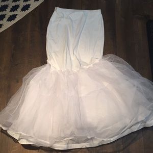 NWT David’s Bridal Medium Trumpet Petticoat